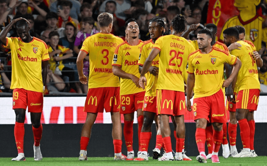 一场1-0，让大黑马创造历史，掀翻欧冠冠军，奇迹夺冠，恩里克不敢相信
